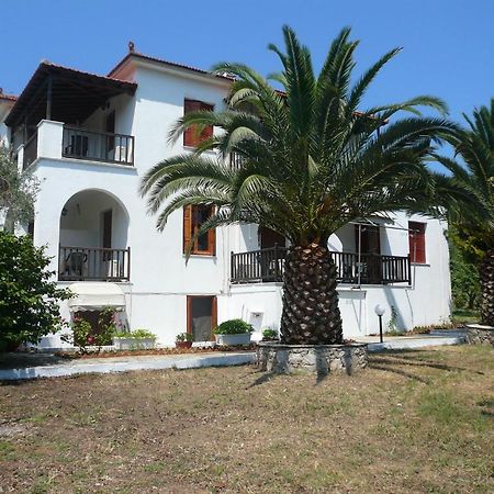 Liossis Rooms & Apartments Skopelos Town Bagian luar foto