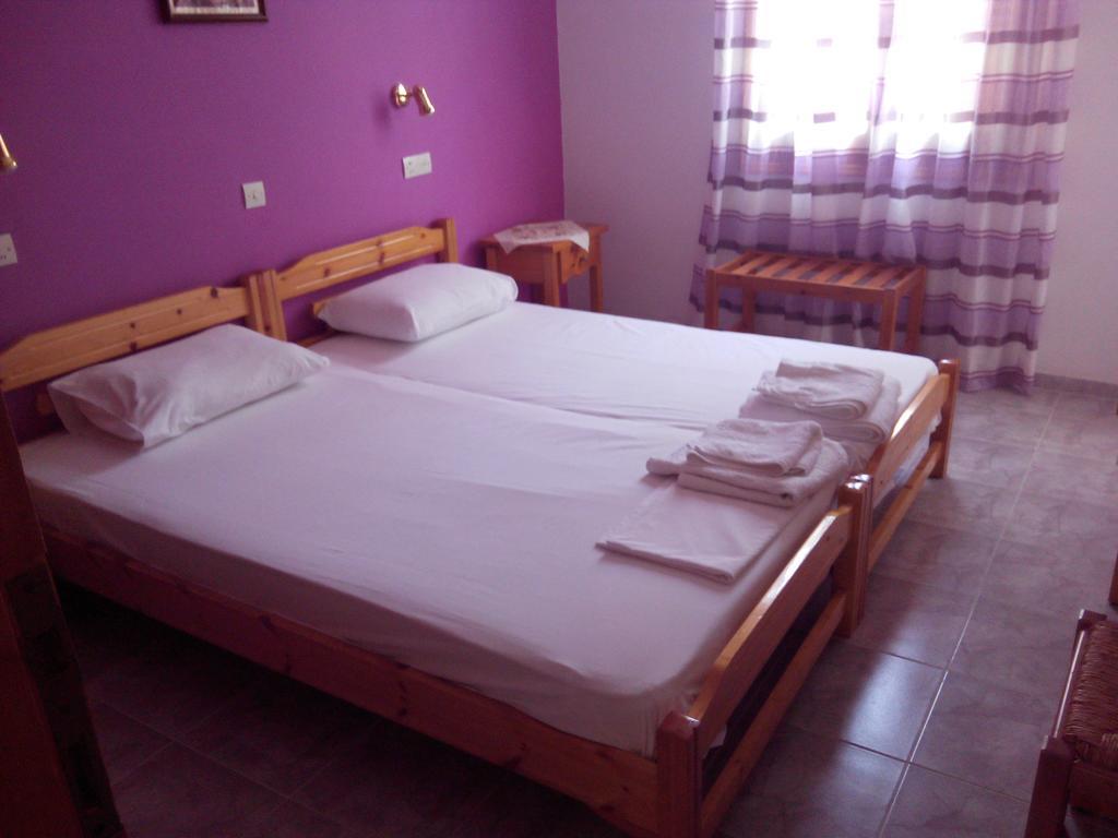 Liossis Rooms & Apartments Skopelos Town Bagian luar foto