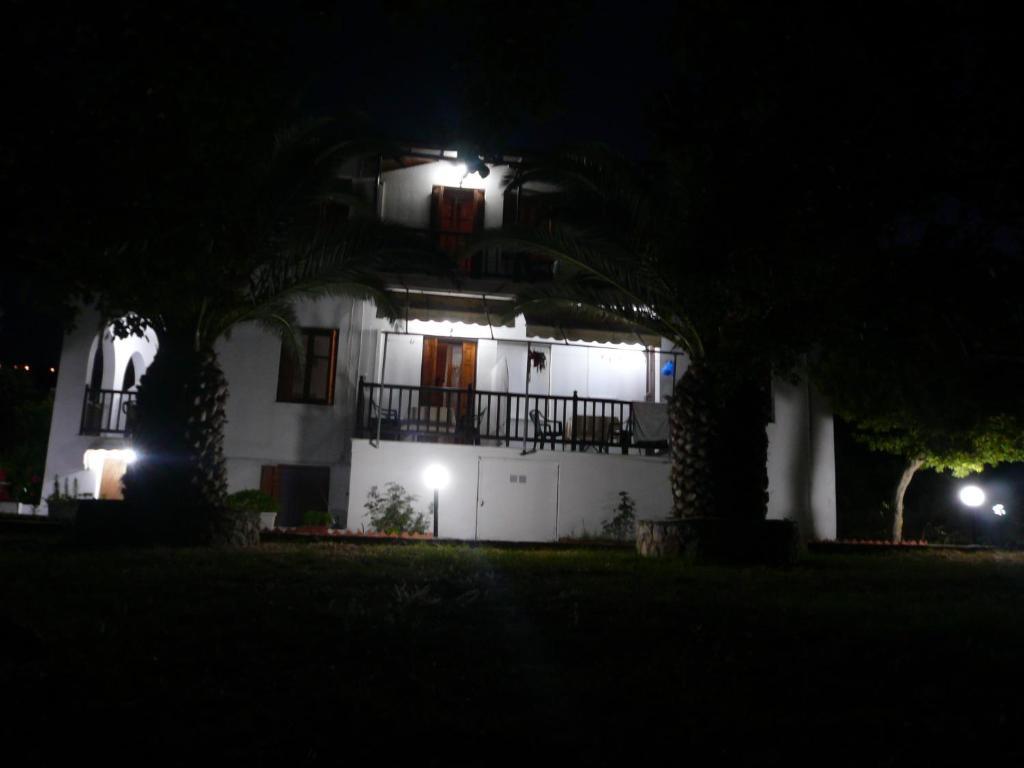 Liossis Rooms & Apartments Skopelos Town Bagian luar foto